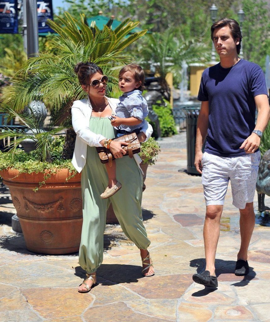 Kourtney Kardashian pregnant