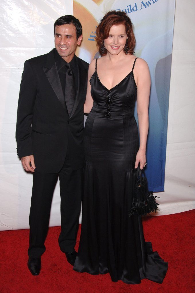 GEENA DAVIS & husband DR. REZA JARRAHY at the 2006 Writers Guild Awards at the Hollywood Palladium February 4, 2006 Los Angeles, CA 2006 Paul Smith / Featureflash