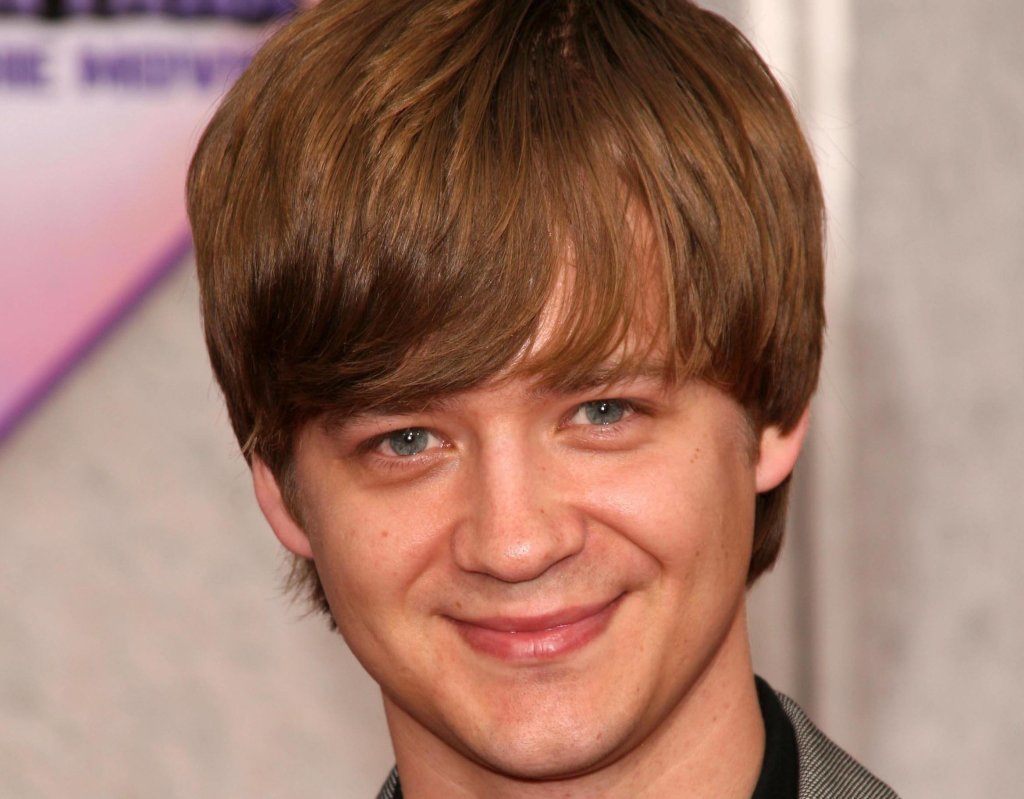 6. Jason Earles.