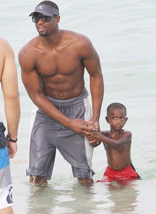 male celebrity beach bodies