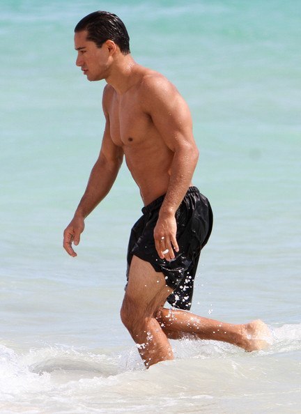 male celebrity beach bodies