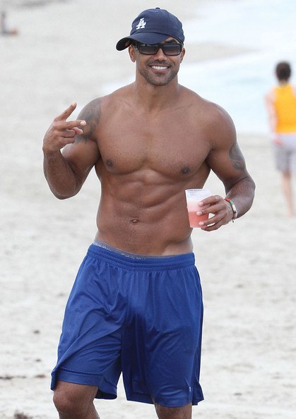 male celebrity beach bodies