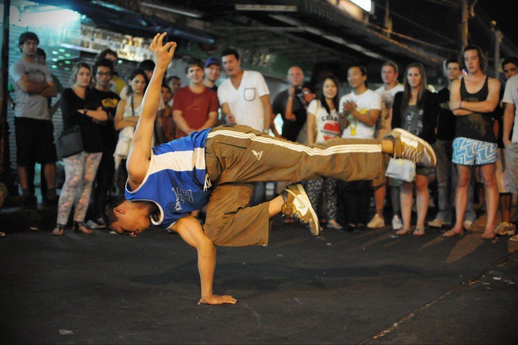 Breakdancing