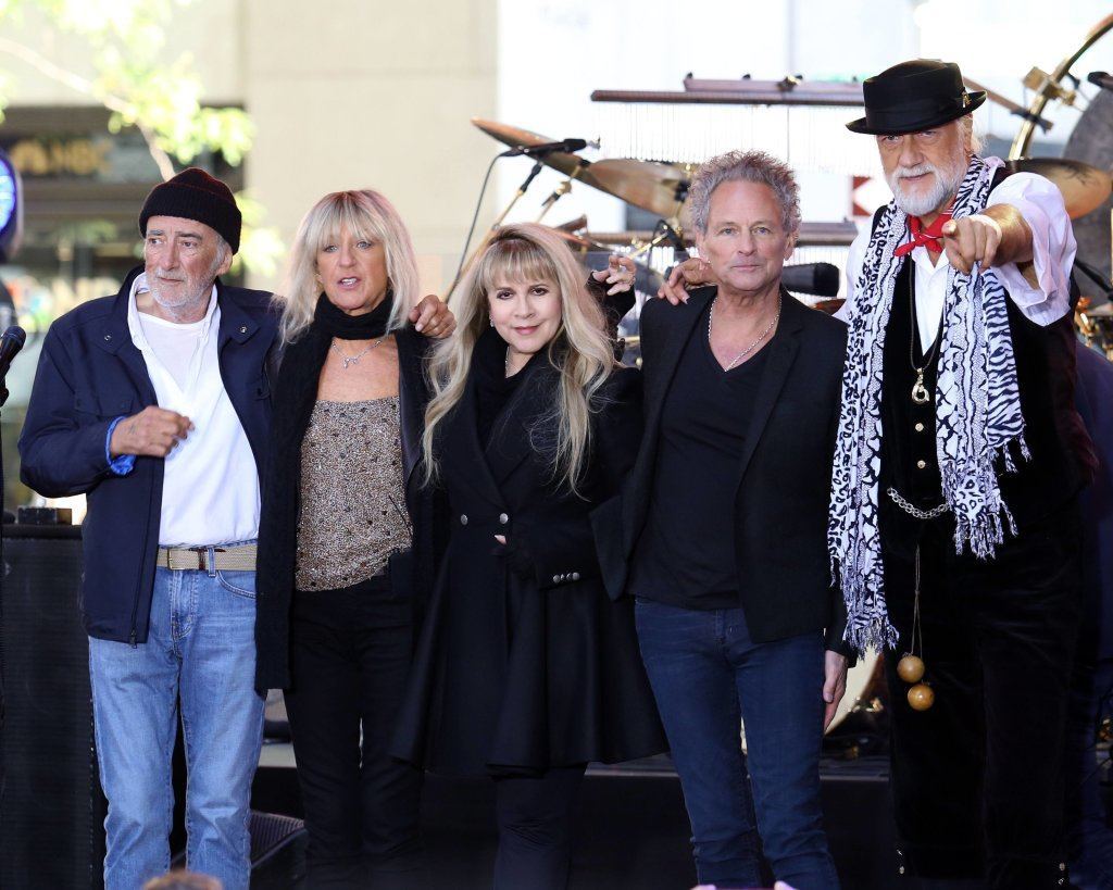 Fleetwood Mac Performs