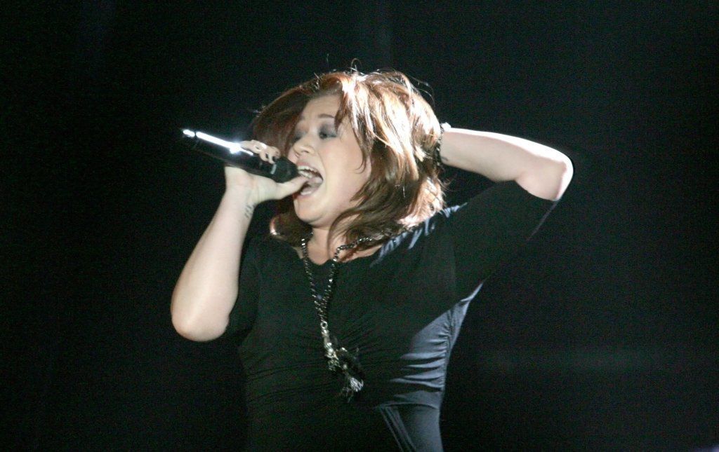 Singer Kelly Clarkson