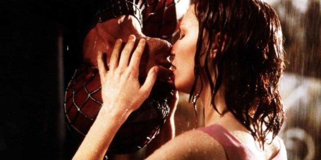 Spider-Man kiss