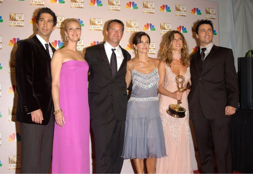 Friends Stars David Schwimmer (Left), Lisa Kudrow, Matthew Perry, Courtney Cox Arquette, Jennifer Aniston & Matt Leblanc