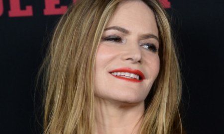 Jennifer Jason Leigh