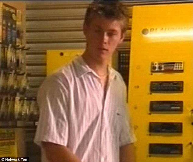 Chris Hemsworth on Neighbours