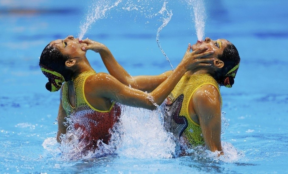 synchronized swimmers