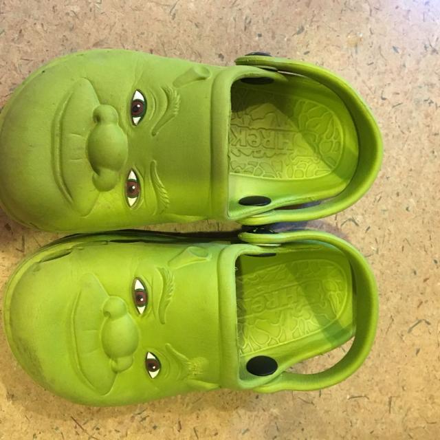 mens shrek crocs