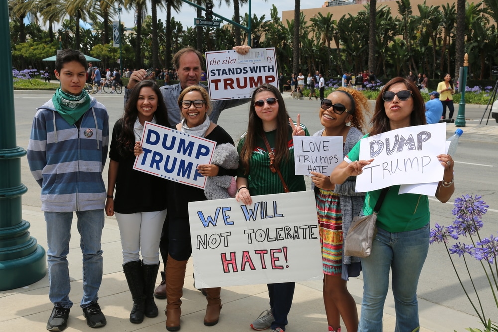 Latina Contra Trump