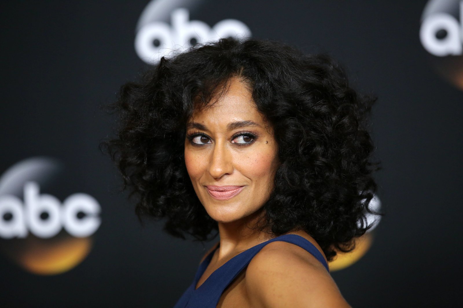 Tracee Ellis Ross Drinks How Much Water? 