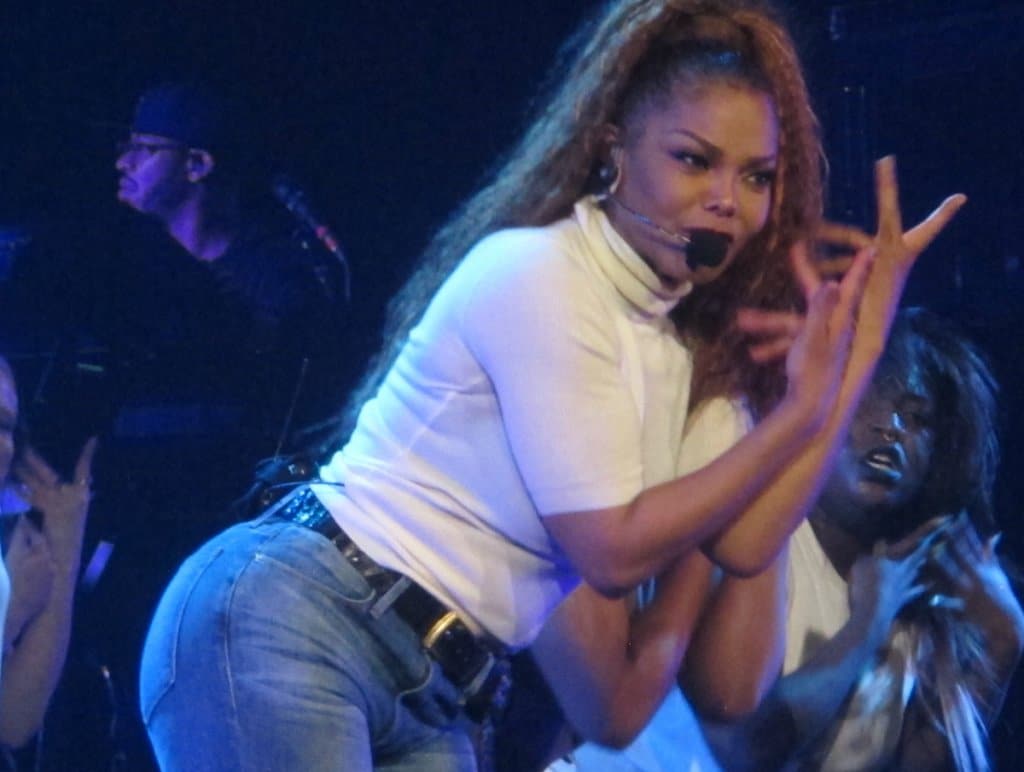 Janet Jackson Goes Through The Motions But Recovers In Time In Sf
