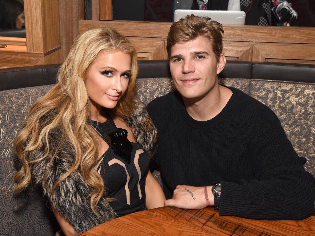 paris hilton chris zylka