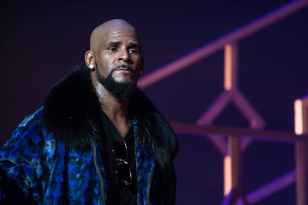 R Kelly Performs On Stage FOX
